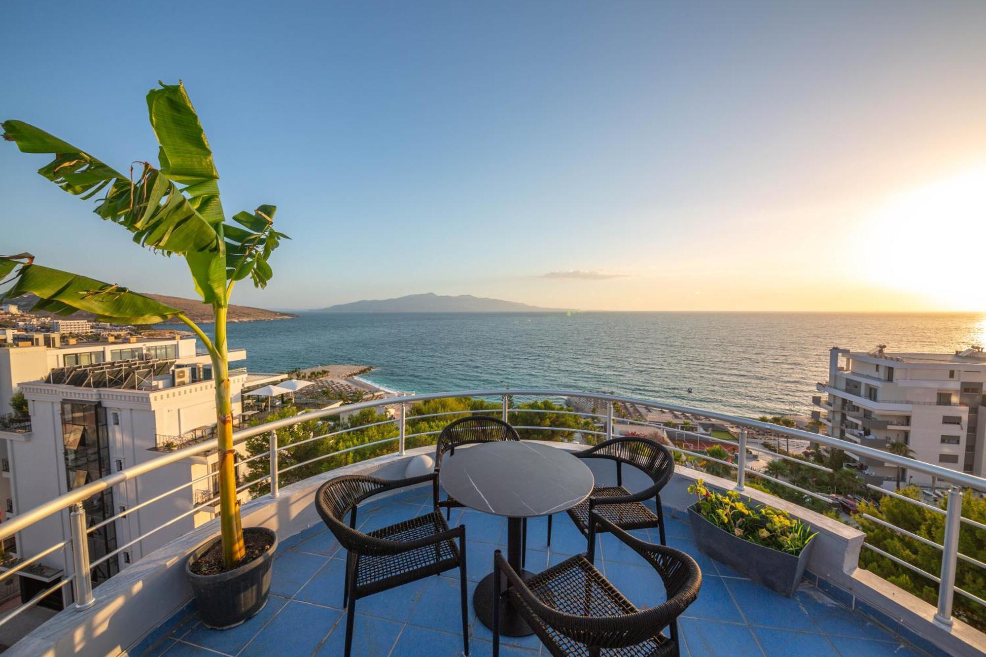 סרנדה Hotel Sea Breeze מראה חיצוני תמונה