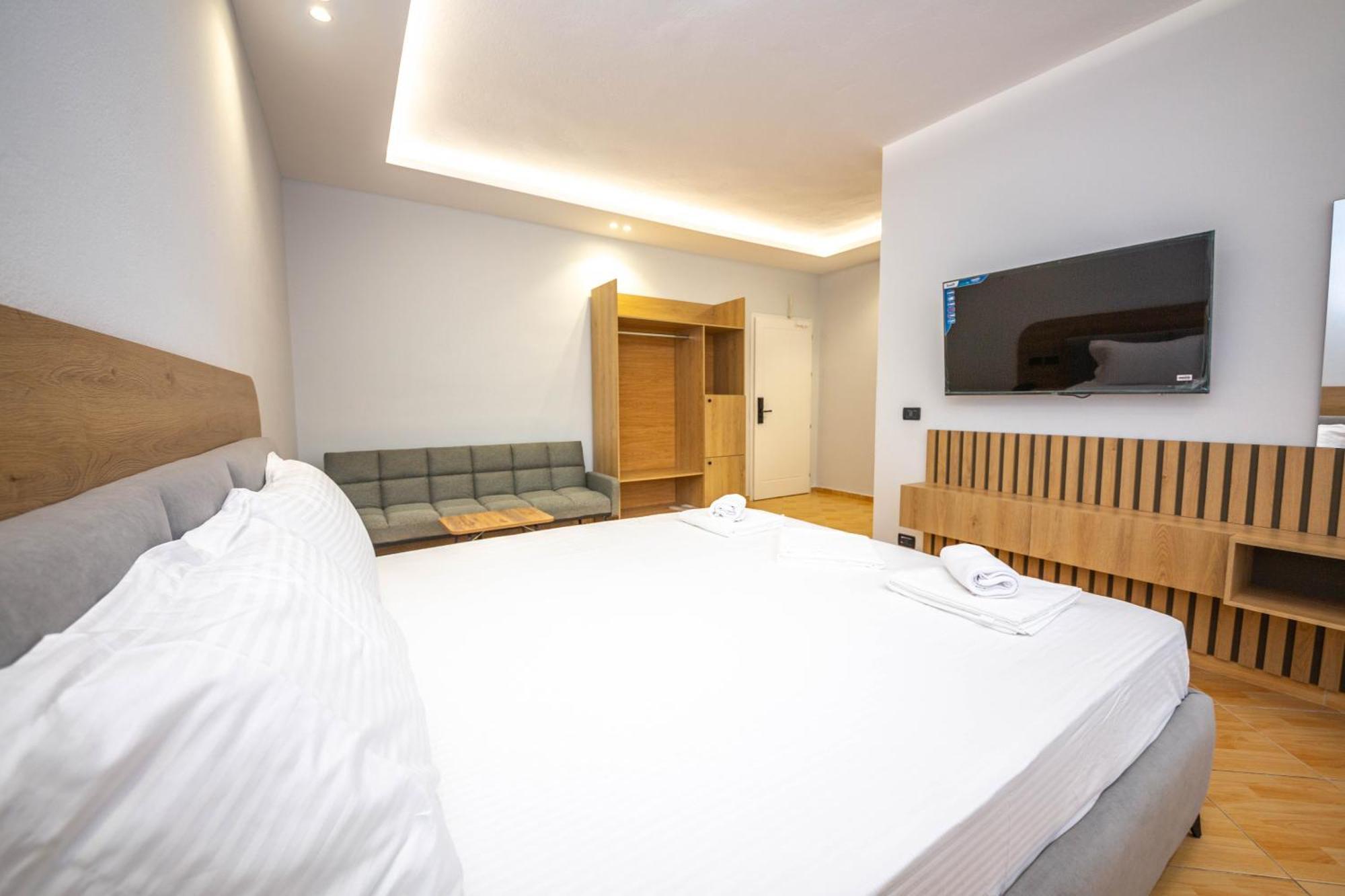 סרנדה Hotel Sea Breeze מראה חיצוני תמונה