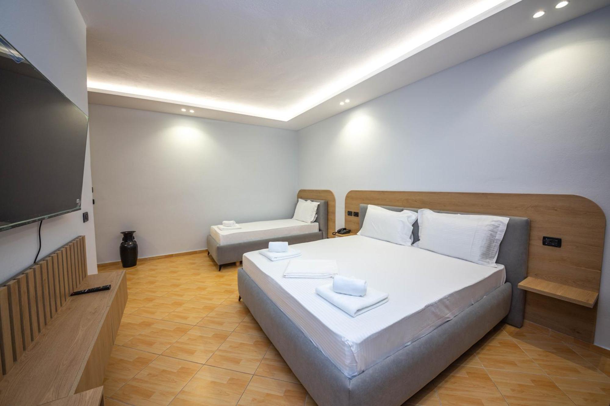 סרנדה Hotel Sea Breeze מראה חיצוני תמונה