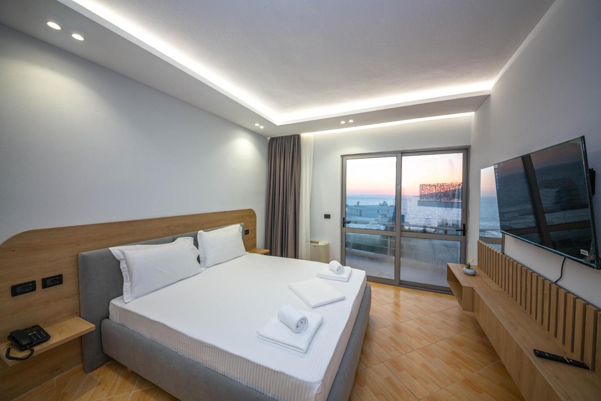 סרנדה Hotel Sea Breeze מראה חיצוני תמונה