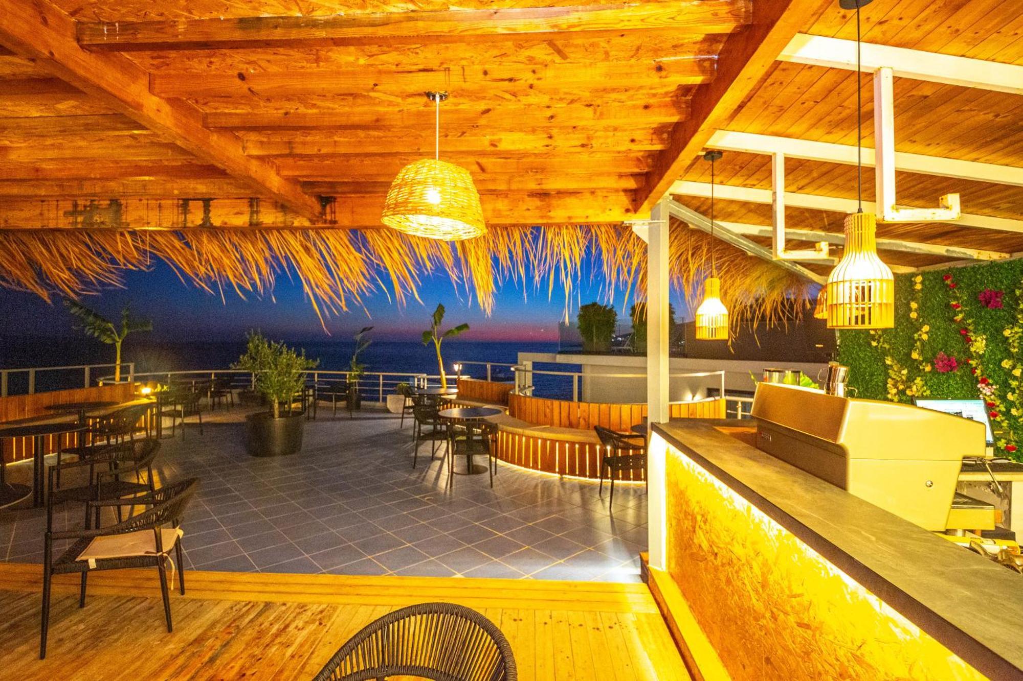 סרנדה Hotel Sea Breeze מראה חיצוני תמונה