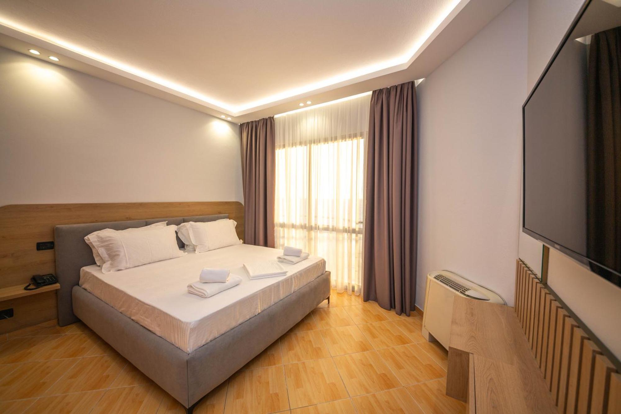 סרנדה Hotel Sea Breeze מראה חיצוני תמונה