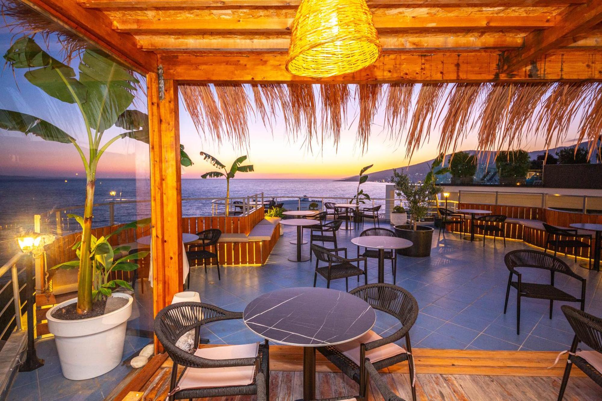 סרנדה Hotel Sea Breeze מראה חיצוני תמונה