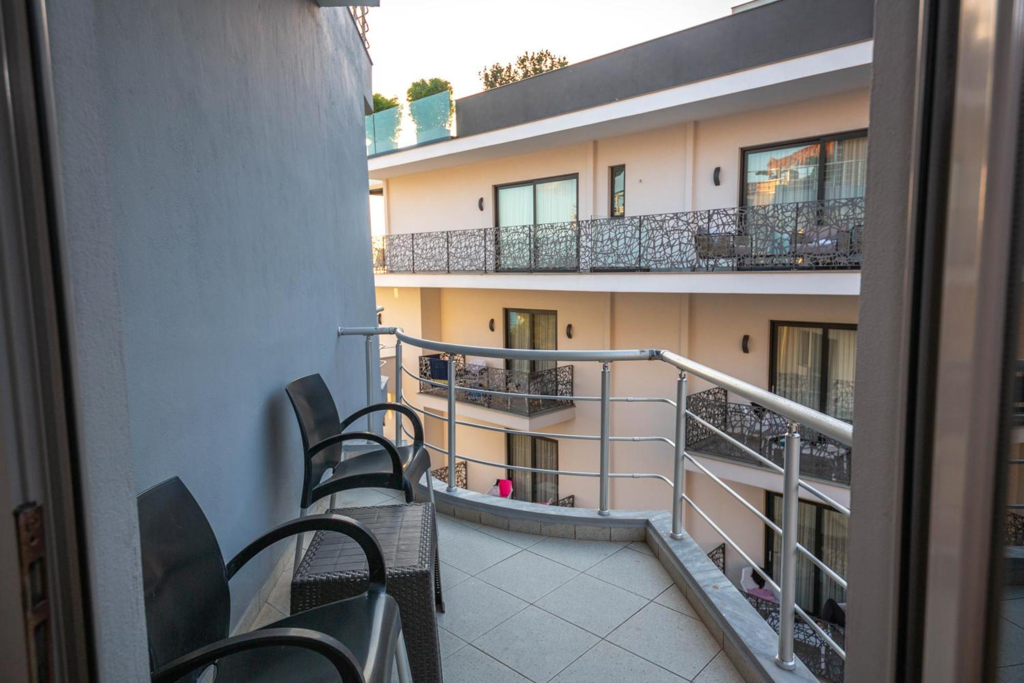 סרנדה Hotel Sea Breeze מראה חיצוני תמונה