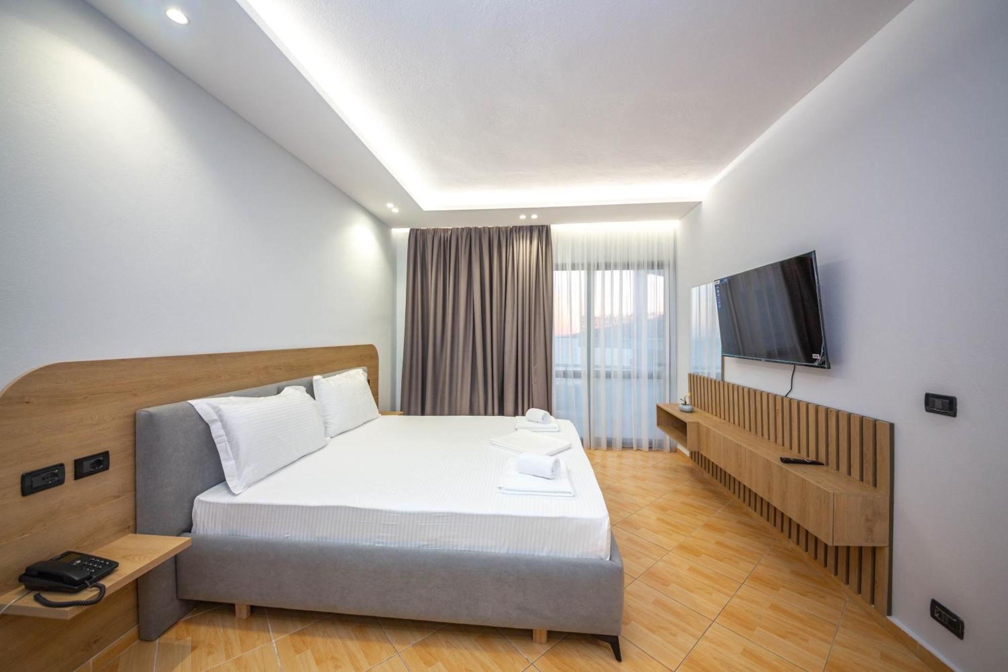 סרנדה Hotel Sea Breeze מראה חיצוני תמונה
