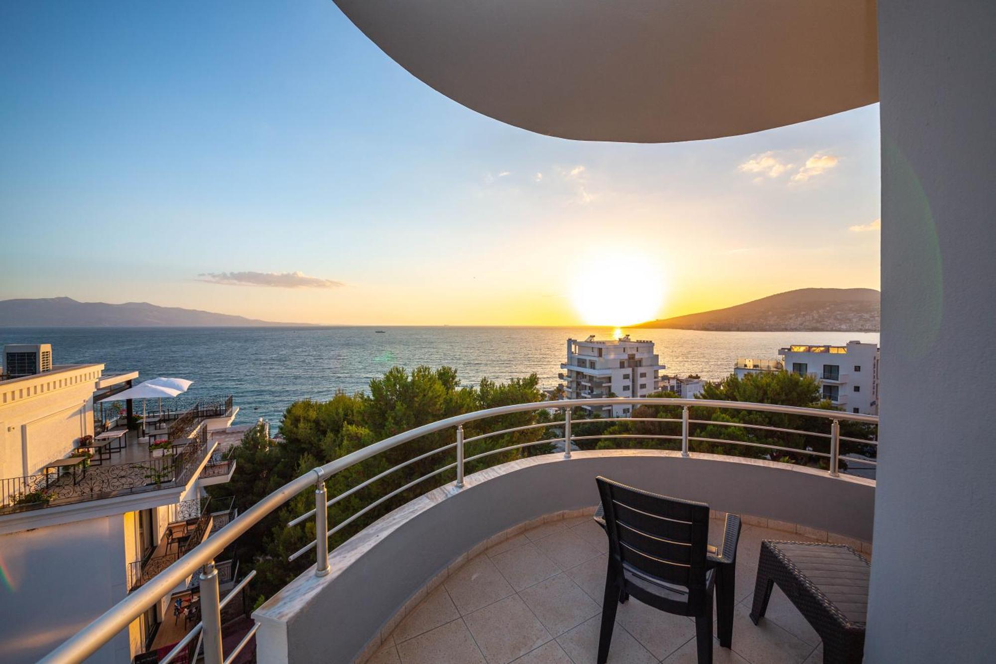 סרנדה Hotel Sea Breeze מראה חיצוני תמונה